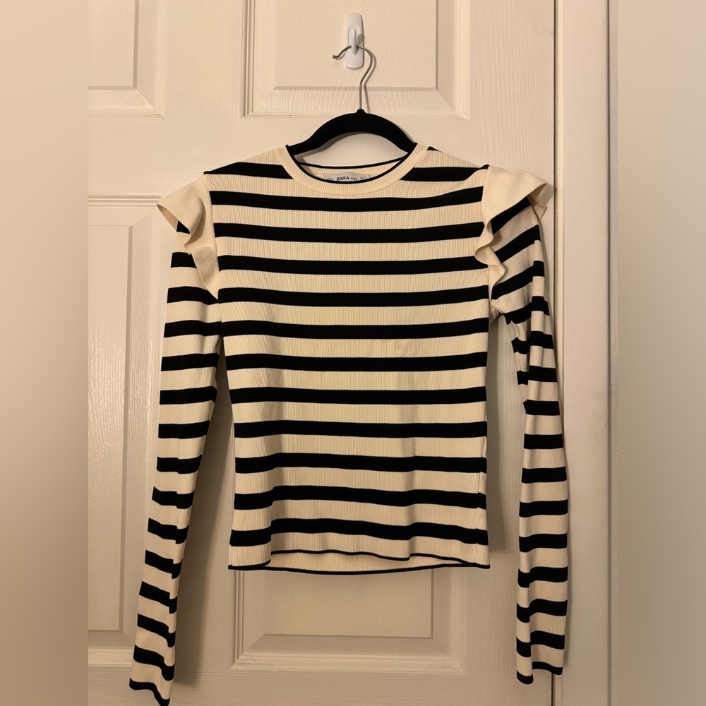 Striped Long-Sleeve Shirt - Classic & Chic!
